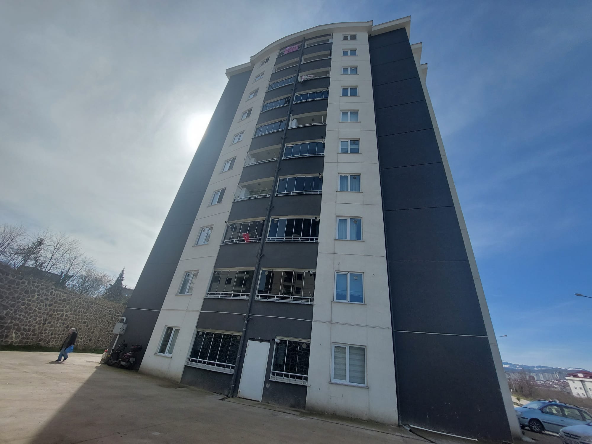 KARŞIYAKA KİRALIK 2+1 DAİRE TAHİR TOMAKİN